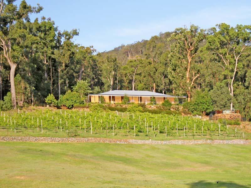วัลลาบายริดจ์รีทรีท Bed & Breakfast ภูเขาแทมโบรีน ภายนอก รูปภาพ